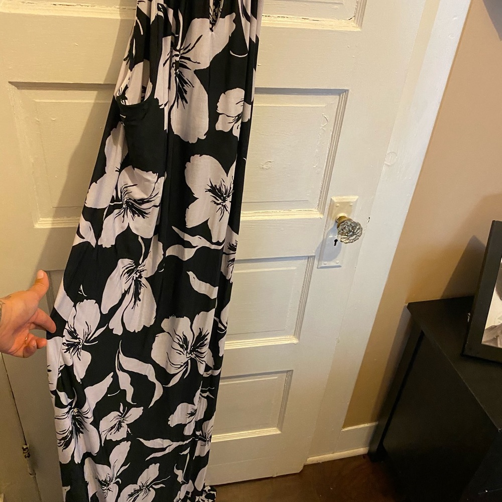 Dress - Picture 2 of 5